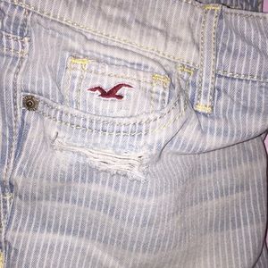 Im selling A pair of Hollister boyfriend jeans